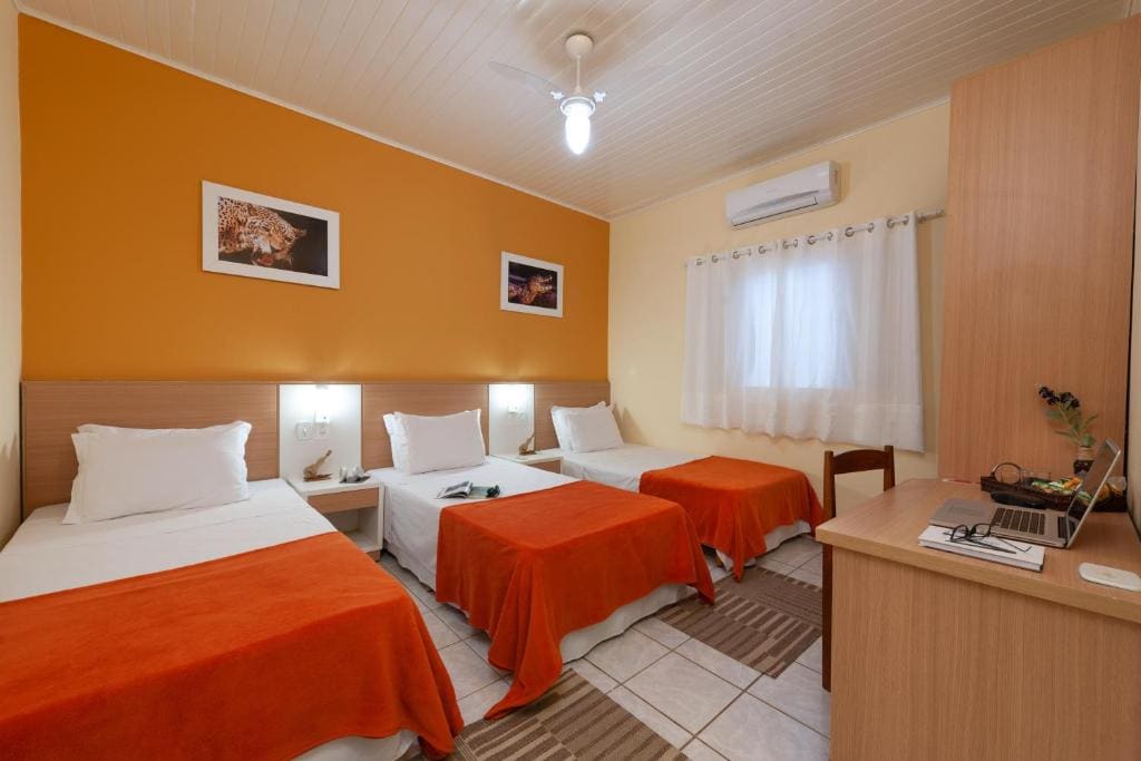 Standard Triple Room room - Image 1