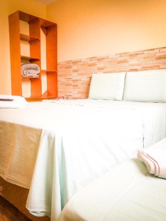 Standard Triple Room room - Image 2