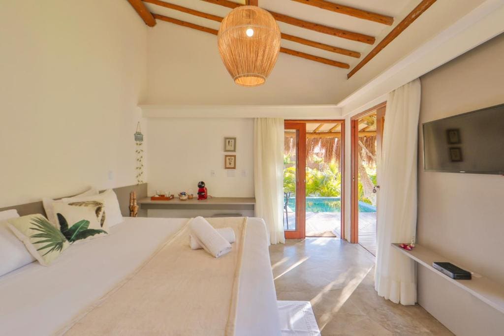 Deluxe Bungalow room - Image 3