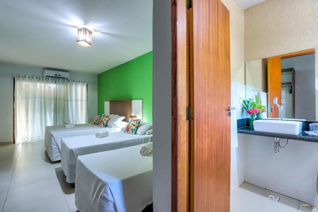 Queen Suite room - Image 3