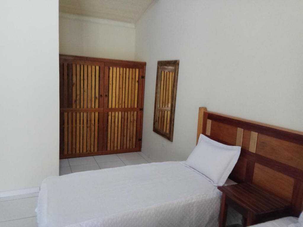 Large Twin Room room - Image 1