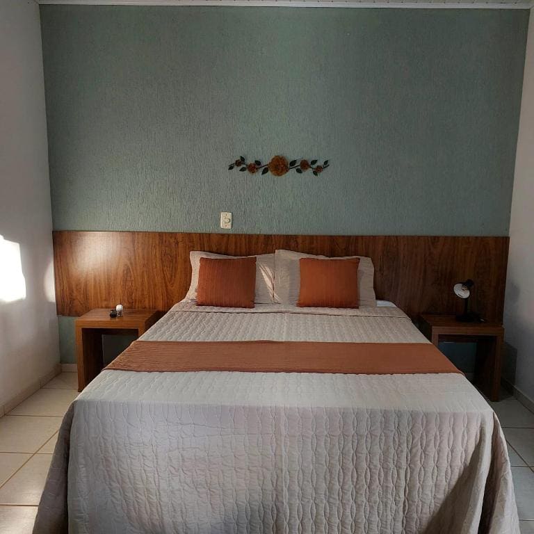 Double Room with Garden View room - Image 2