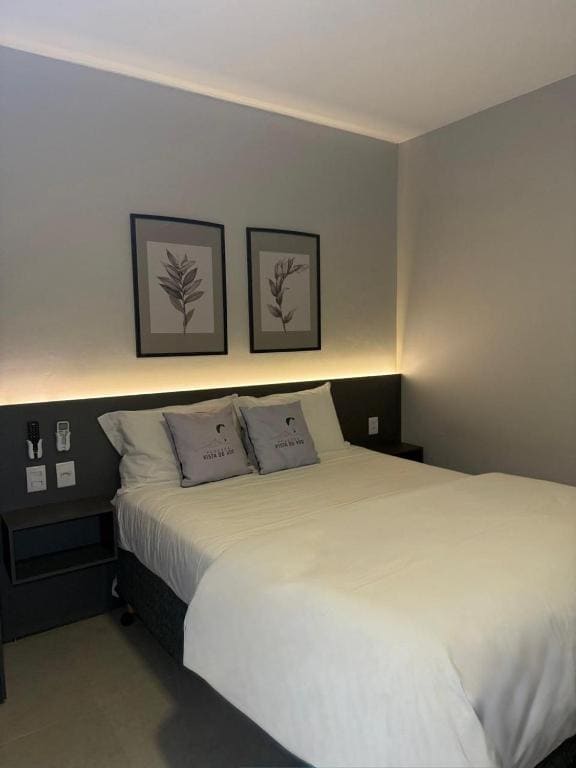 Suite with Mountain View room - Image 3