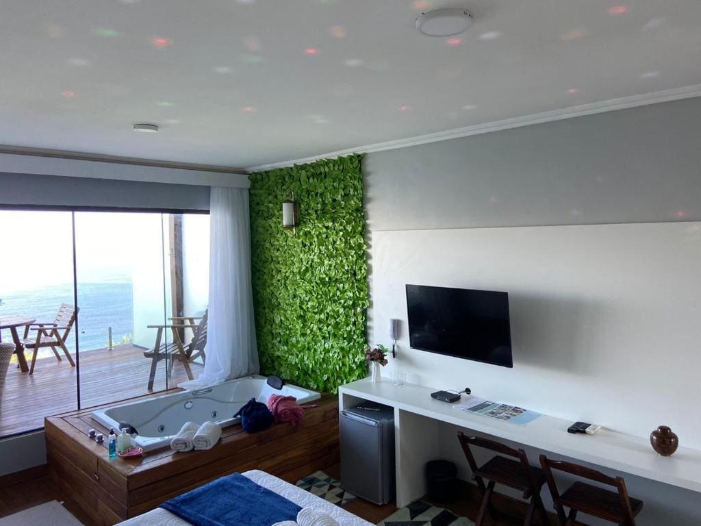 King Suite with Spa Bath room - Image 3