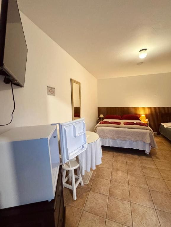 Double Room with Private Bathroom room - Image 1