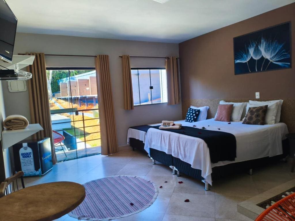 Queen Suite with Spa Bath room - Image 1