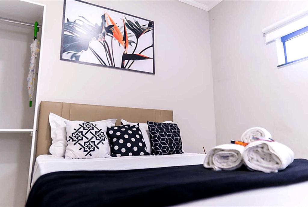 Deluxe Suite with Spa Bath room - Image 1