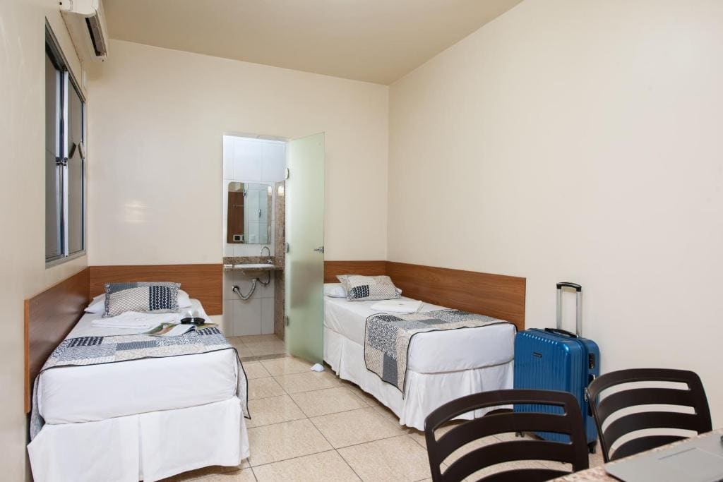 Standard Twin Room room - Image 2