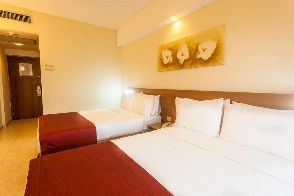 Standard Room with Two Double Beds room - Image 3