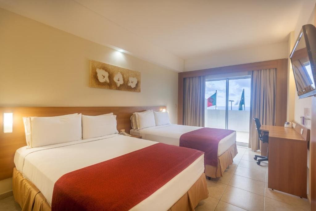 Deluxe Room with Sea View and Balcony room - Image 2