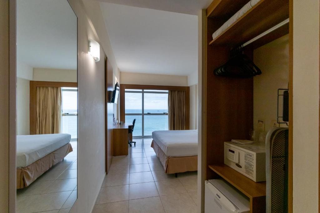Superior Double Room with Sea View room - Image 3