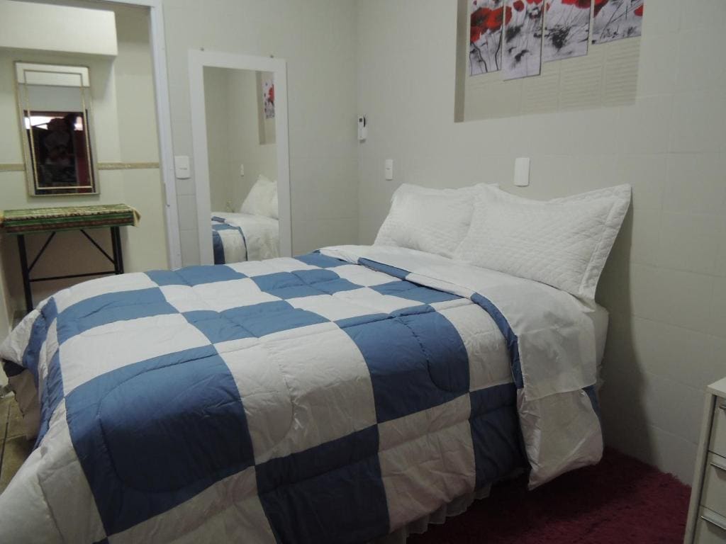 Queen Suite room - Image 3
