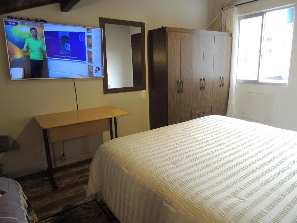 Triple Room with Shared Bathroom room - Image 1