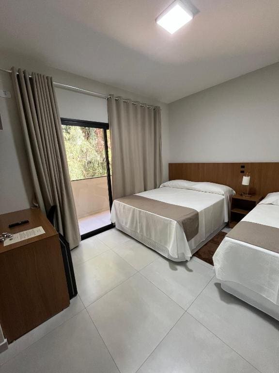 Triple Room with Garden View room - Image 3