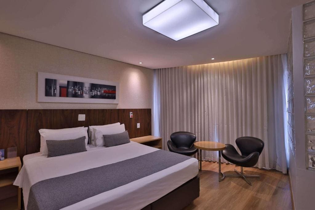 Business Class Queen room - Image 2