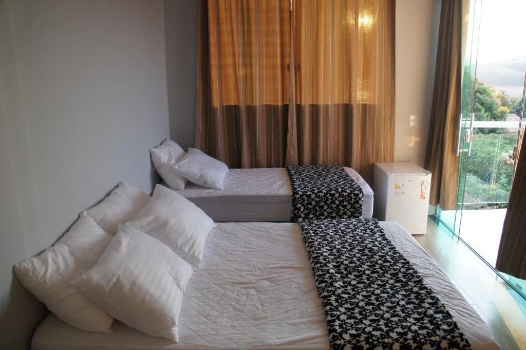 Classic Triple Room room - Image 2