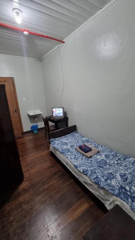 Single Room with Shared Shower and Toilet room - Image 2