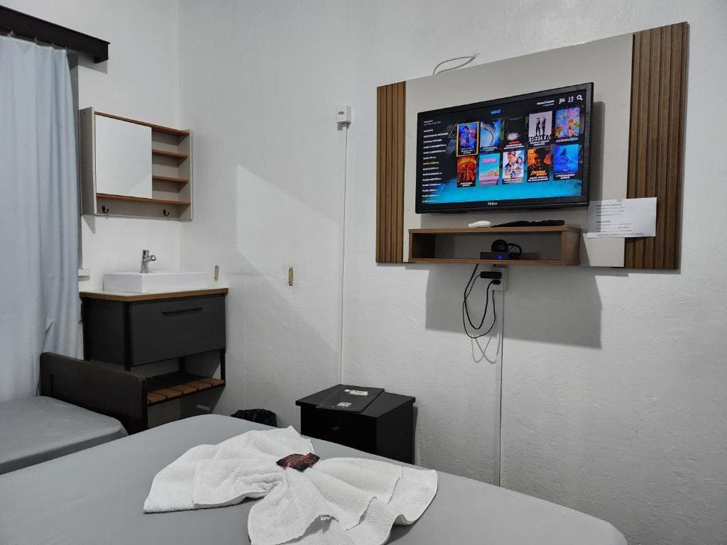 Triple Room with Shower room - Image 3