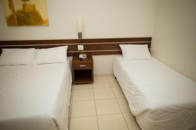 Standard Triple Room room - Image 1