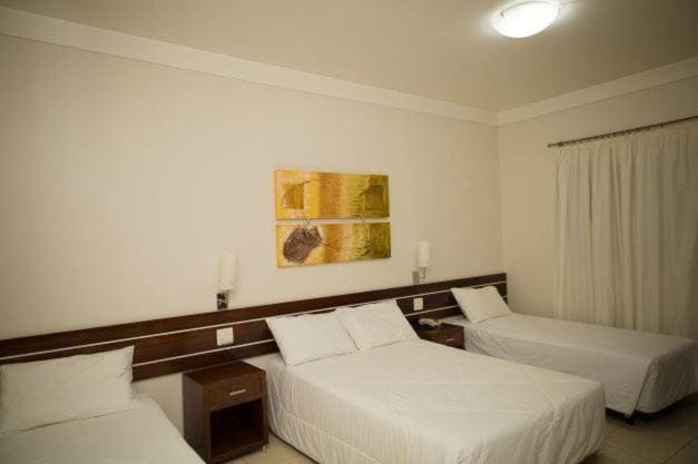 Standard Quadruple Room room - Image 3