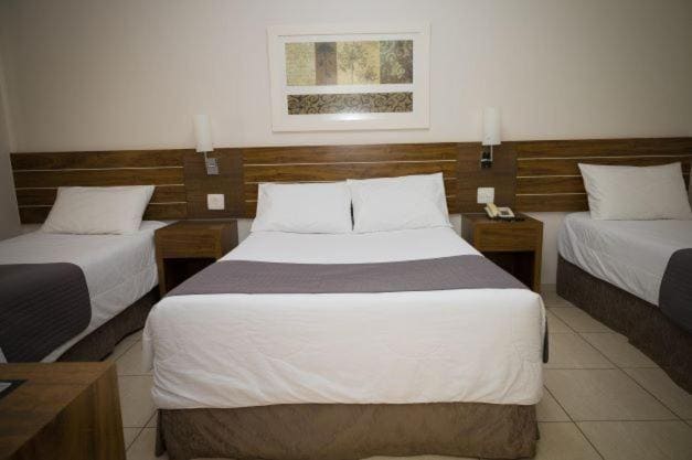 Superior Quadruple Room room - Image 1