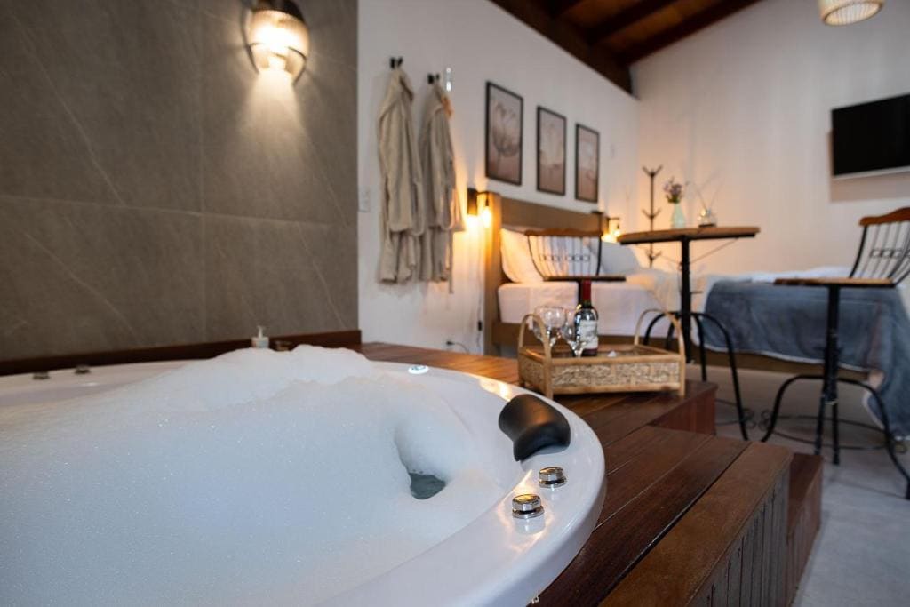 Queen Room with Spa Bath room - Image 3