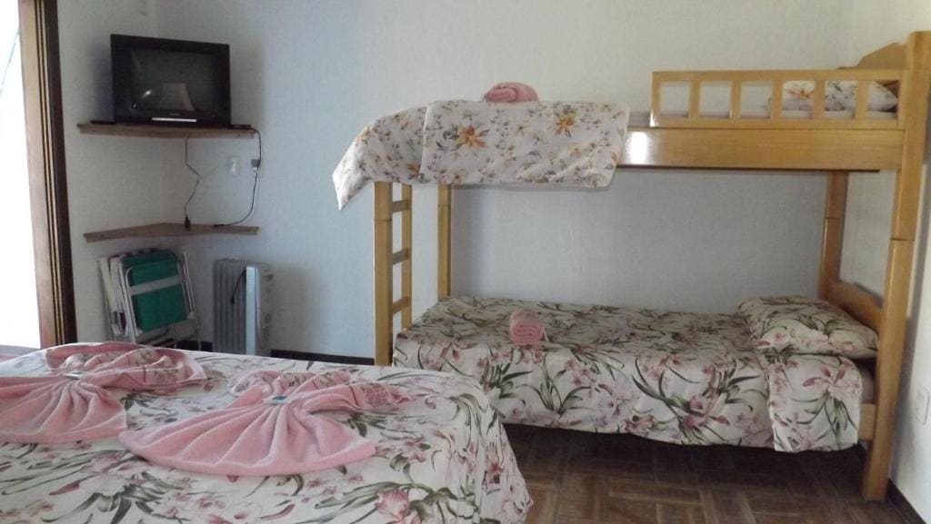 Quadruple Room with Bathroom room - Image 3