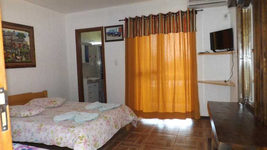 Quadruple Room with Bathroom room - Image 2
