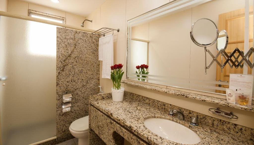 Superior Quadruple Room room - Image 2