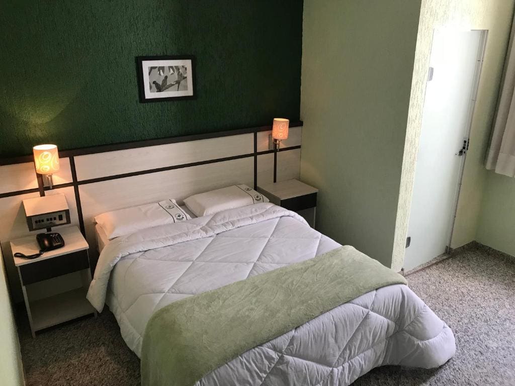Standard Double Room with 1 Double Bed room - Image 3
