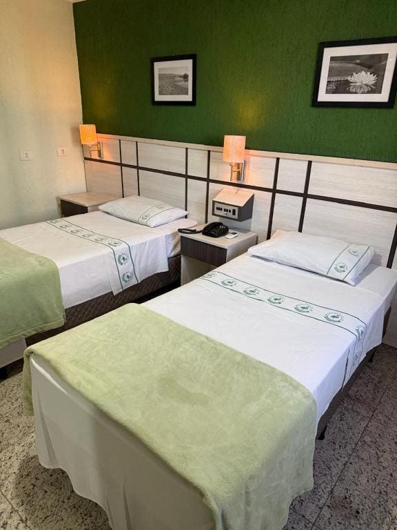 Standard Twin Room room - Image 2