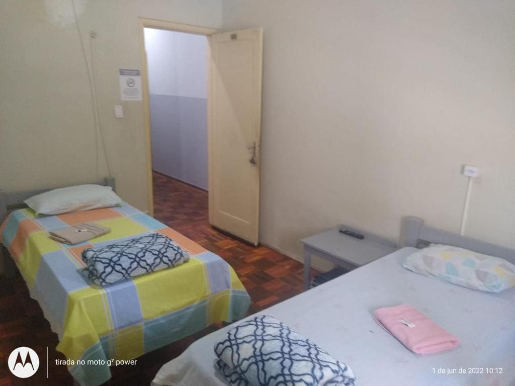 Double Room with Shared Bathroom room - Image 2
