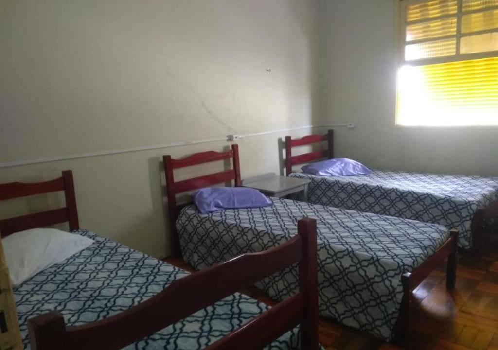 Basic Triple Room with Shared Bathroom room - Image 2