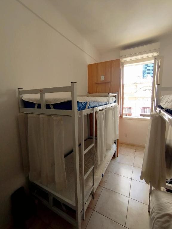 Single Bed in Dormitory Room room - Image 3
