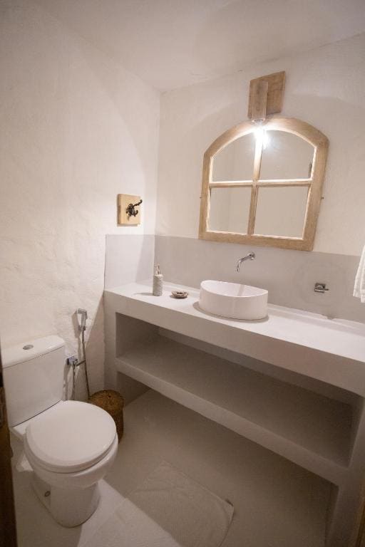 One-Bedroom Bungalow room - Image 1