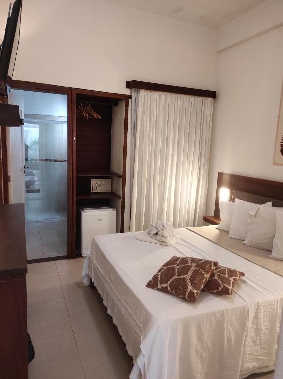 Queen Suite room - Image 1