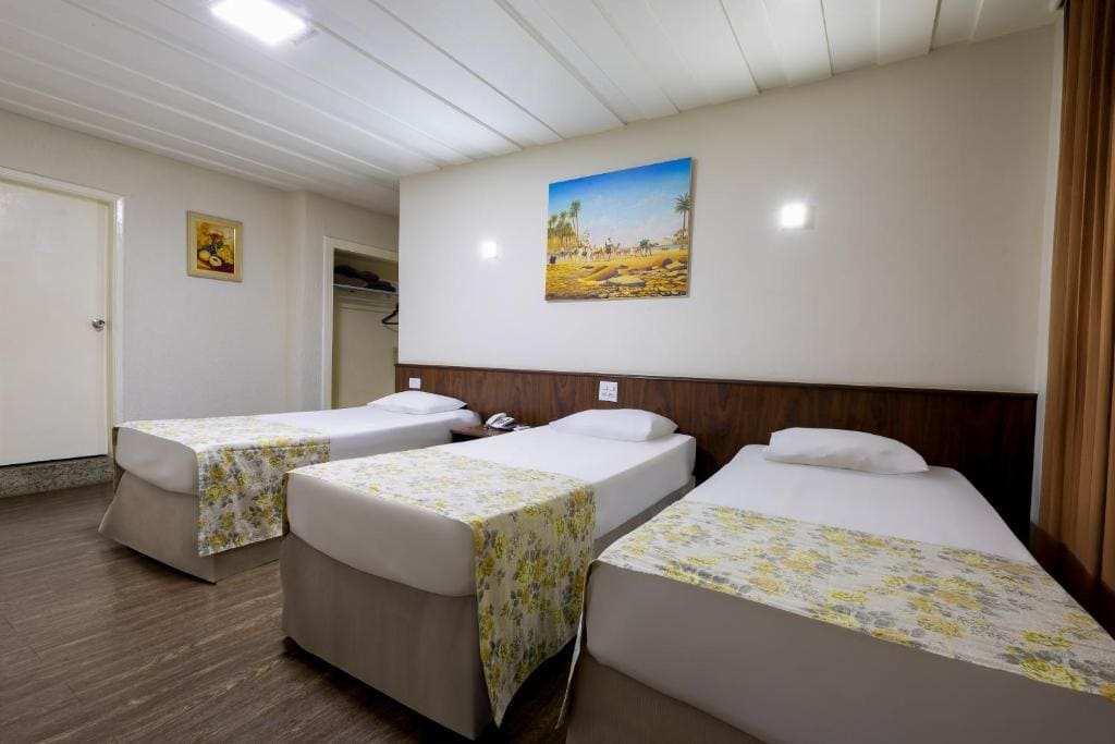 Standard Triple Room room - Image 1