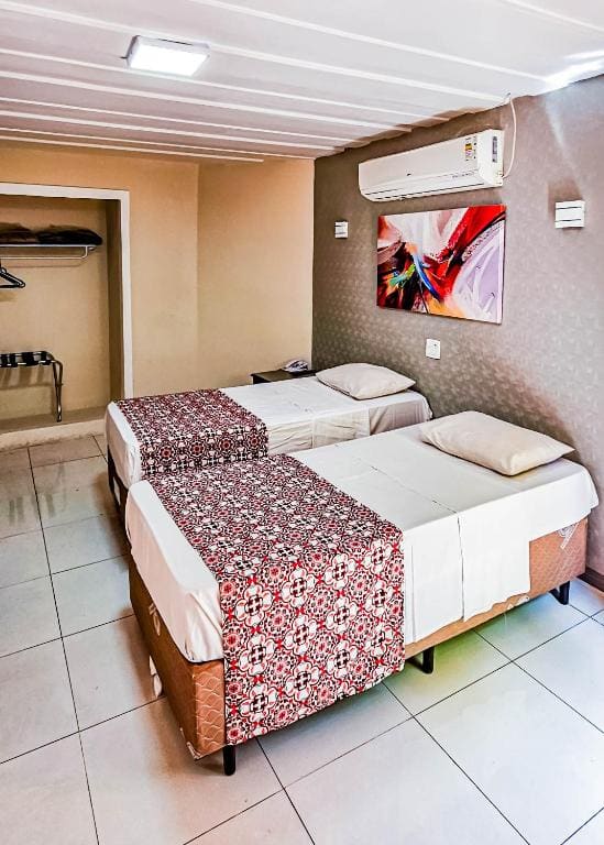 Standard Twin Room room - Image 1