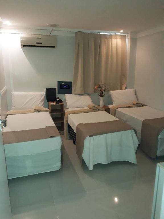 Standard Triple Room room - Image 3