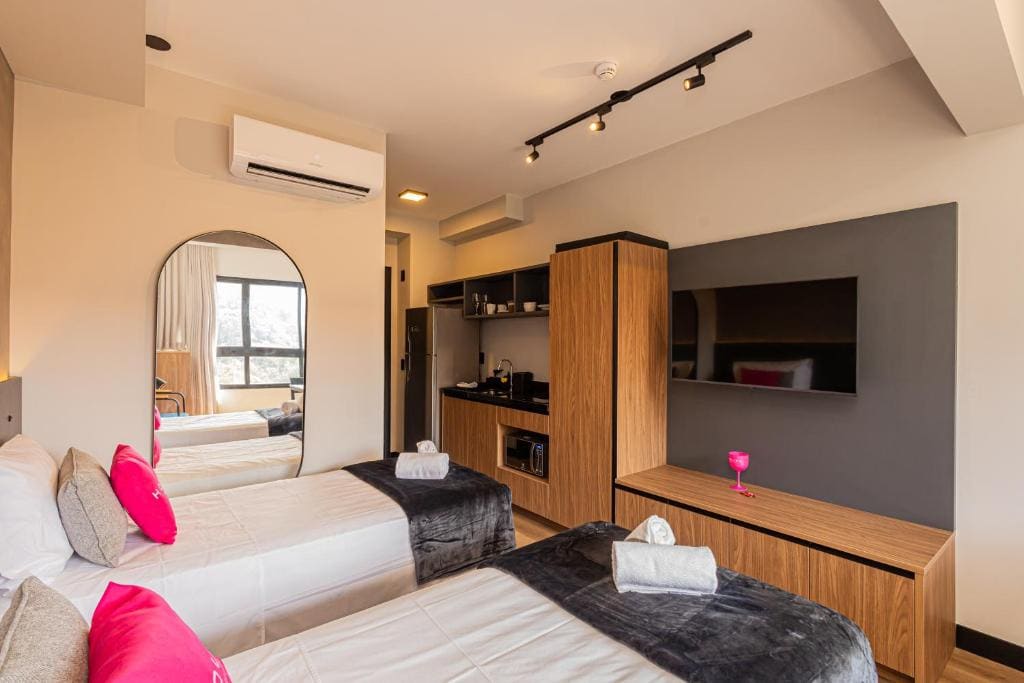 Deluxe Twin Room room - Image 2