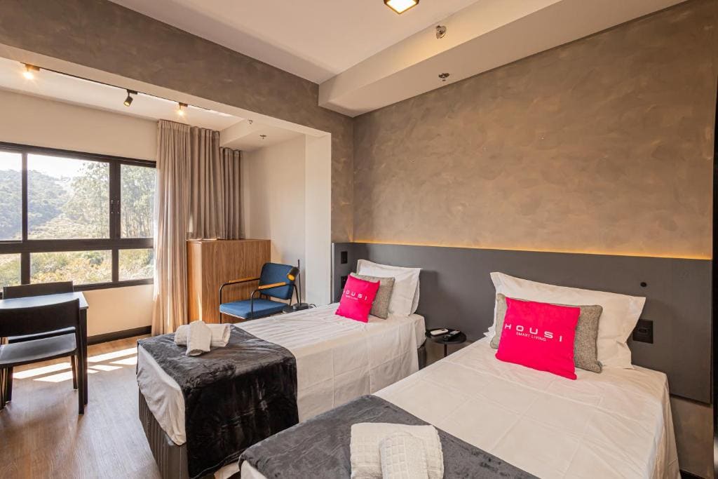 Deluxe Twin Room room - Image 1