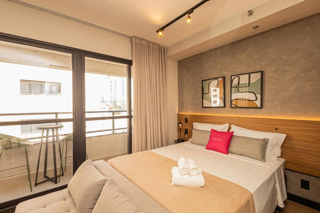 Deluxe Queen Room room - Image 1