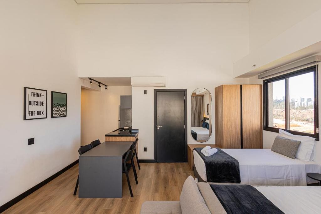 Deluxe Triple Room room - Image 2