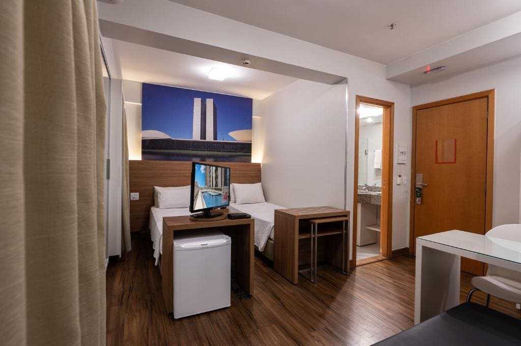 Standard Twin Room room - Image 3