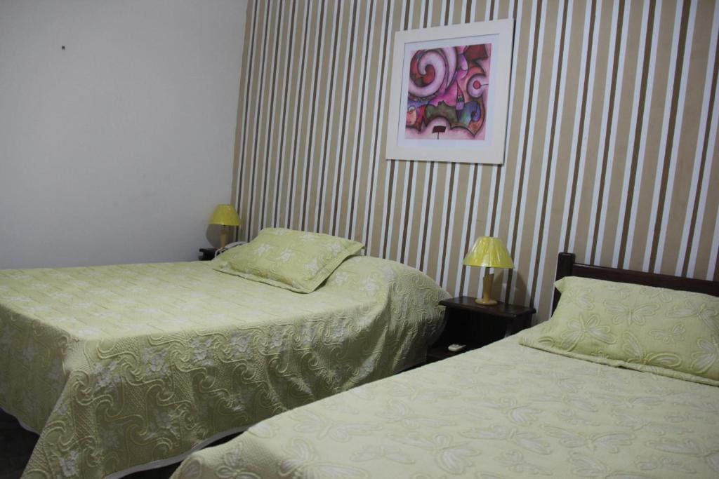 Standard Family Room room - Image 2