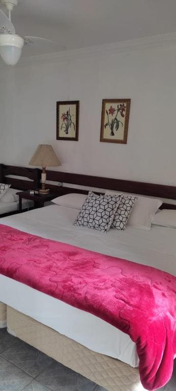 Deluxe Quadruple Room room - Image 1