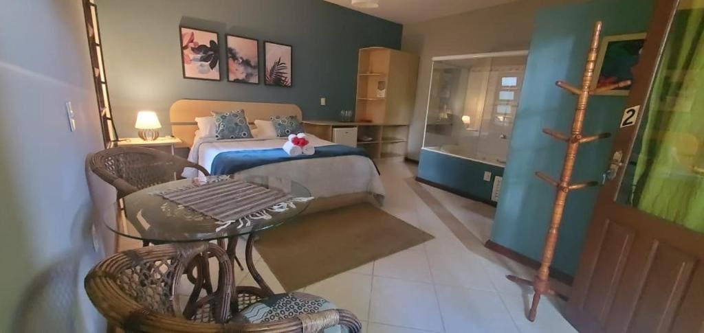 Deluxe Suite with Spa Bath room - Image 2