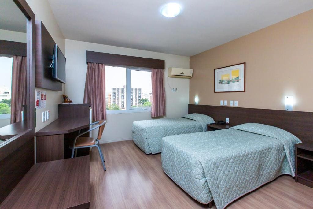 Standard Twin Room room - Image 1