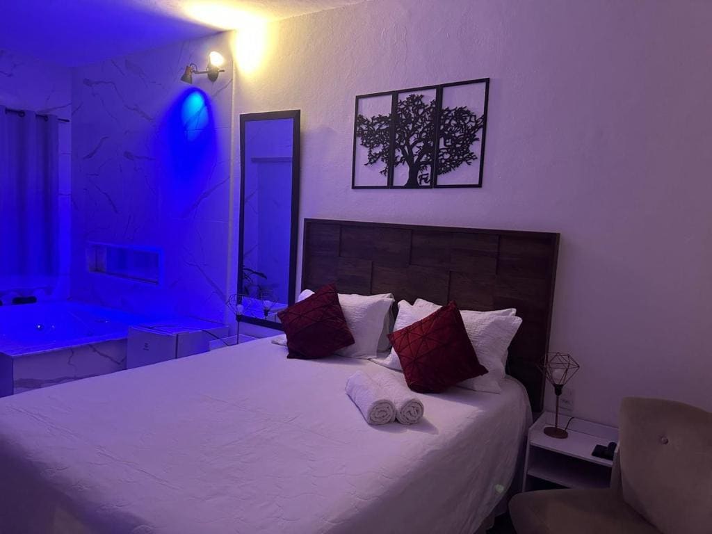 Double Room with Private Bathroom room - Image 3