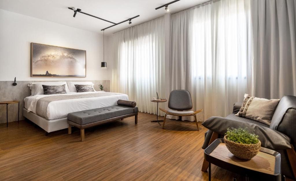 Deluxe King Suite room - Image 1